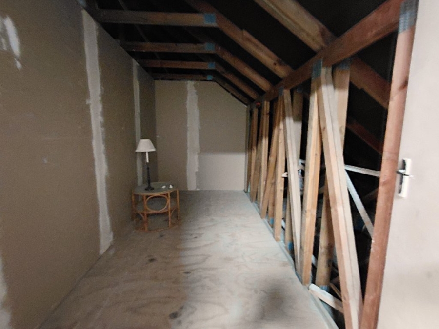 5 Bedroom Property for Sale in Penhill Western Cape